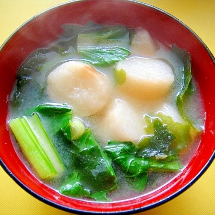 小松菜と焼き麩わかめの味噌汁